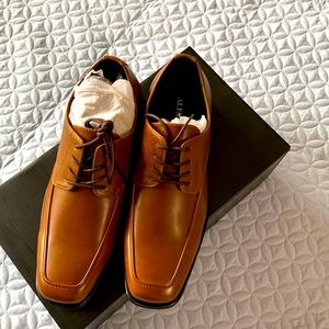 Man's dress shoes